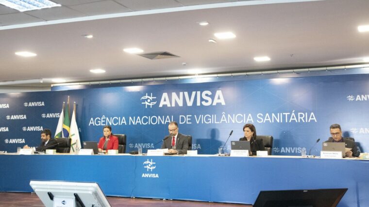 Coronovac e vacina de Oxford são autorizadas por unanimidade pela ANVISA, para uso emergencial.