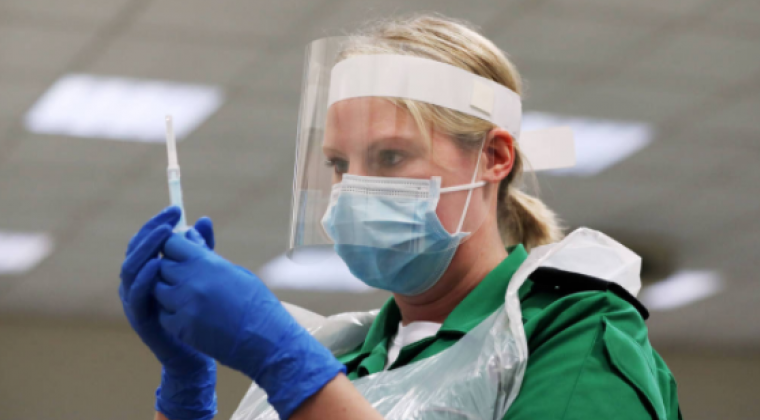 Entenda quais requisitos da ANVISA para uso emergencial da vacina.