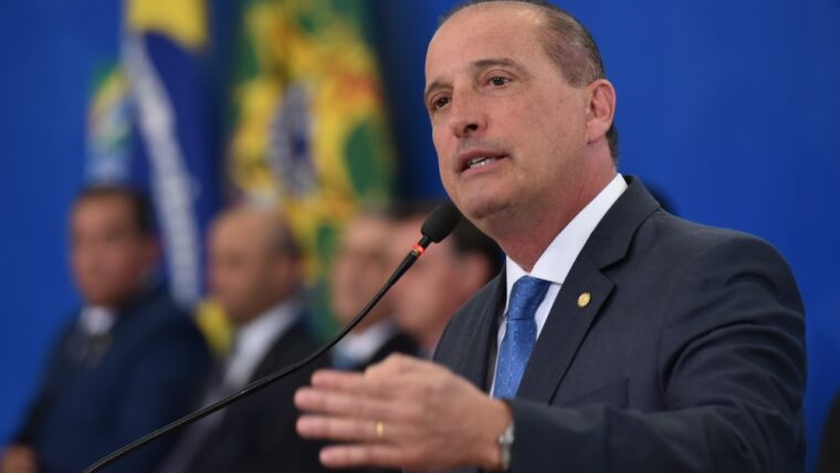 eSocial: Ministro anuncia que pequenas empresas não serão punidas em 2022 por deixarem de enviar dados de SST