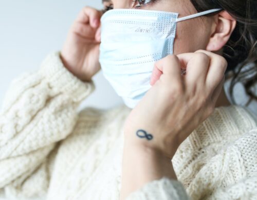 Covid-19: o que é deltacron e outras 3 questões-chave sobre a pandemia em 2022